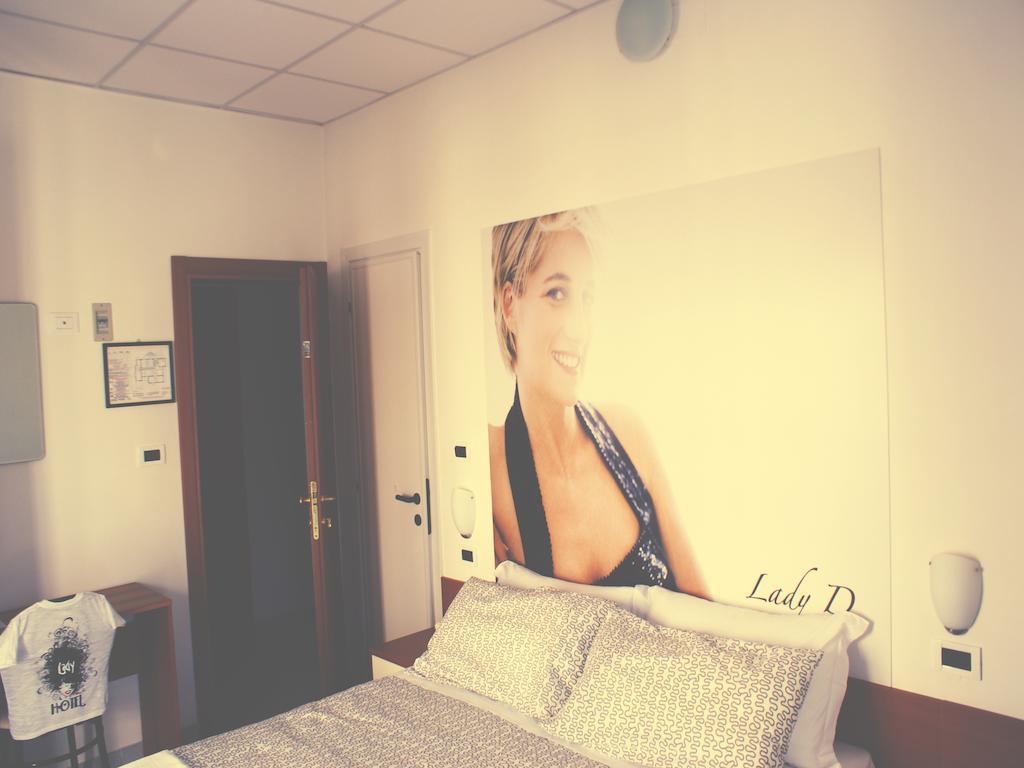 Hotel Lady Rimini Zewnętrze zdjęcie