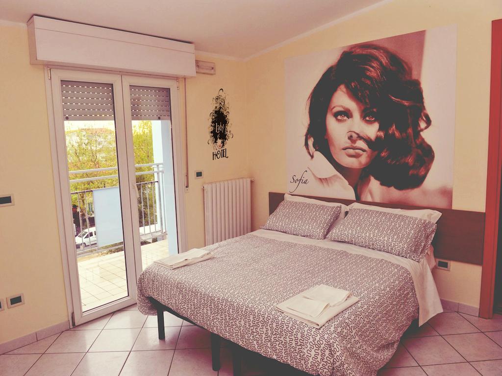 Hotel Lady Rimini Zewnętrze zdjęcie
