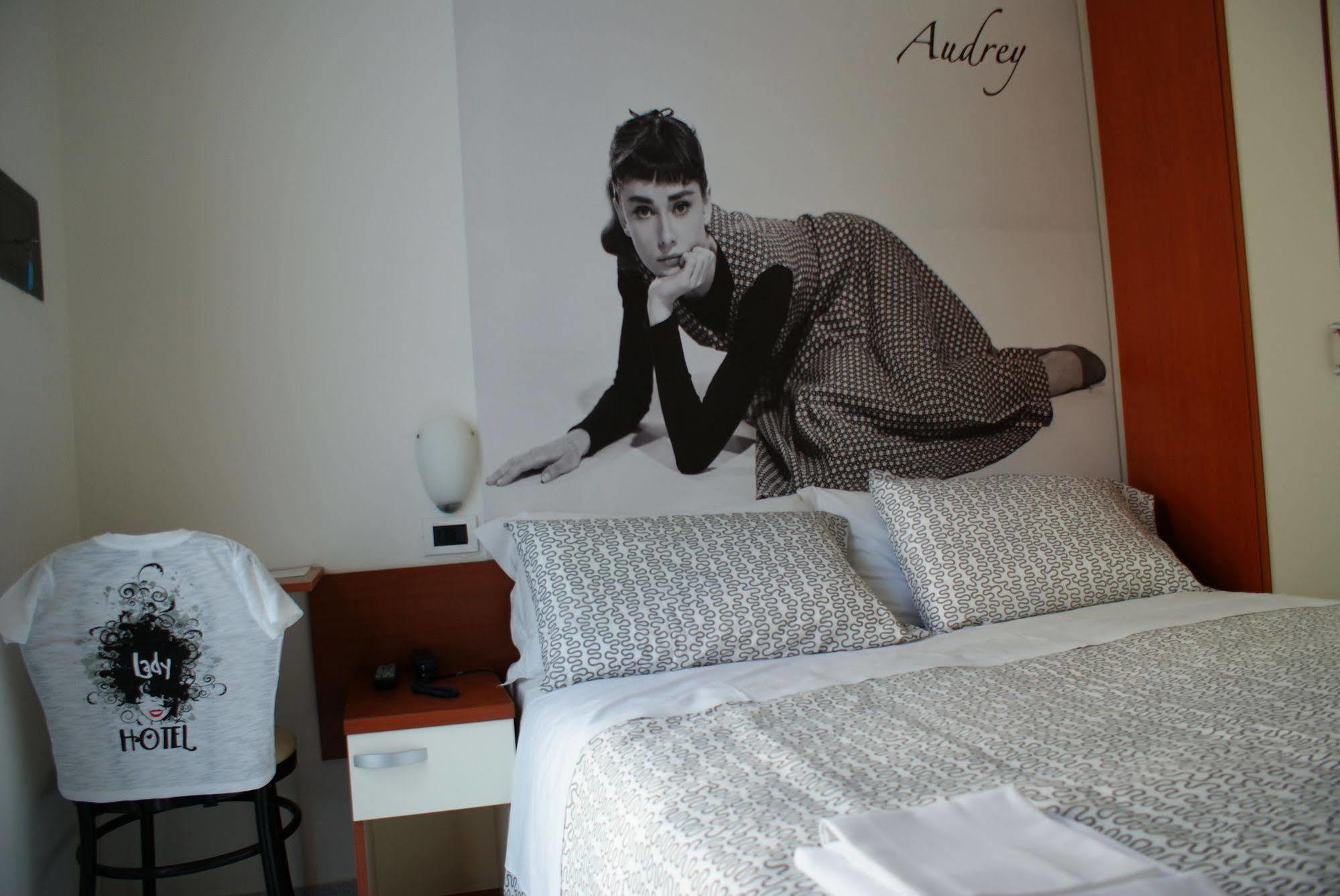Hotel Lady Rimini Zewnętrze zdjęcie