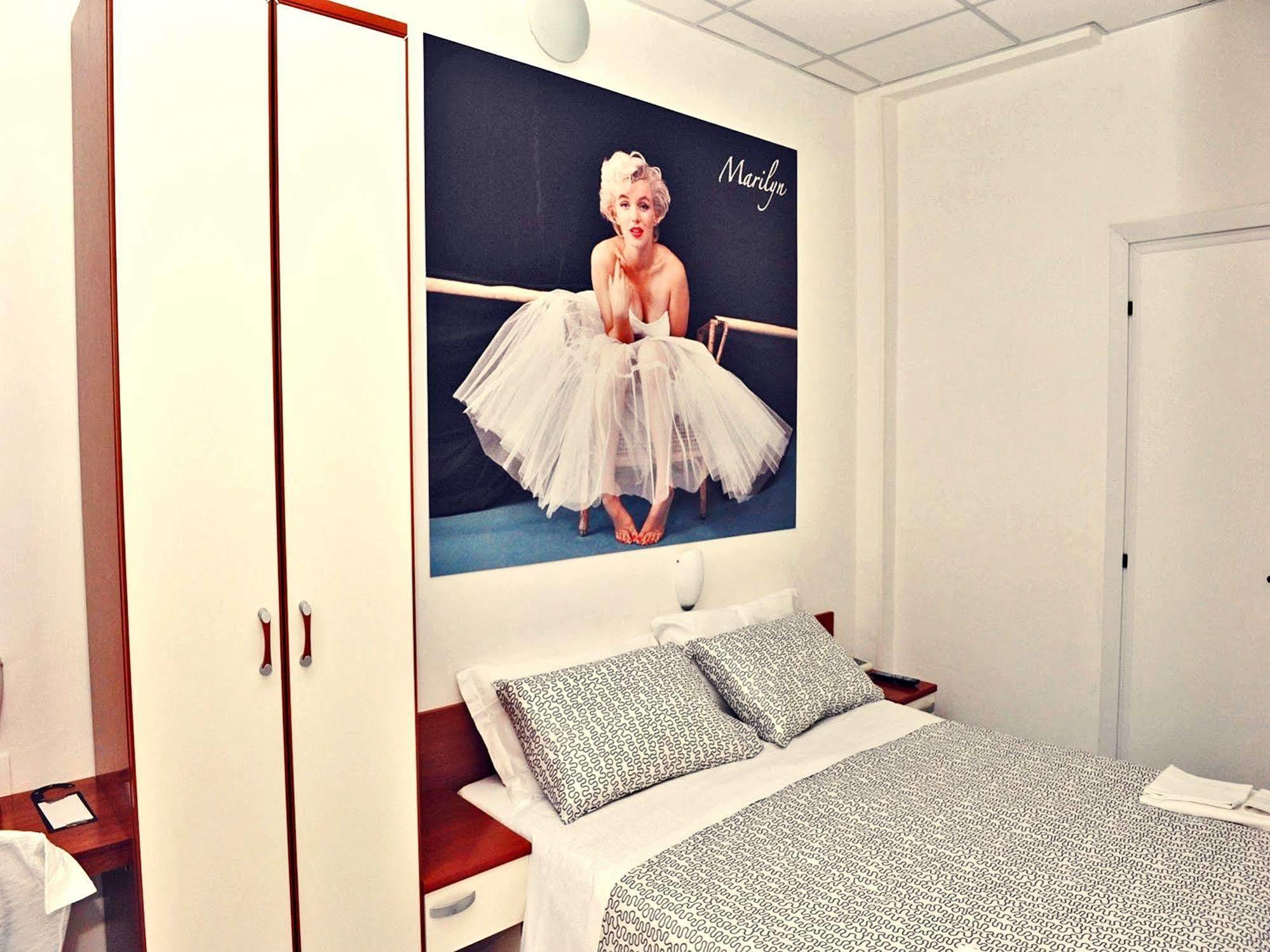 Hotel Lady Rimini Zewnętrze zdjęcie
