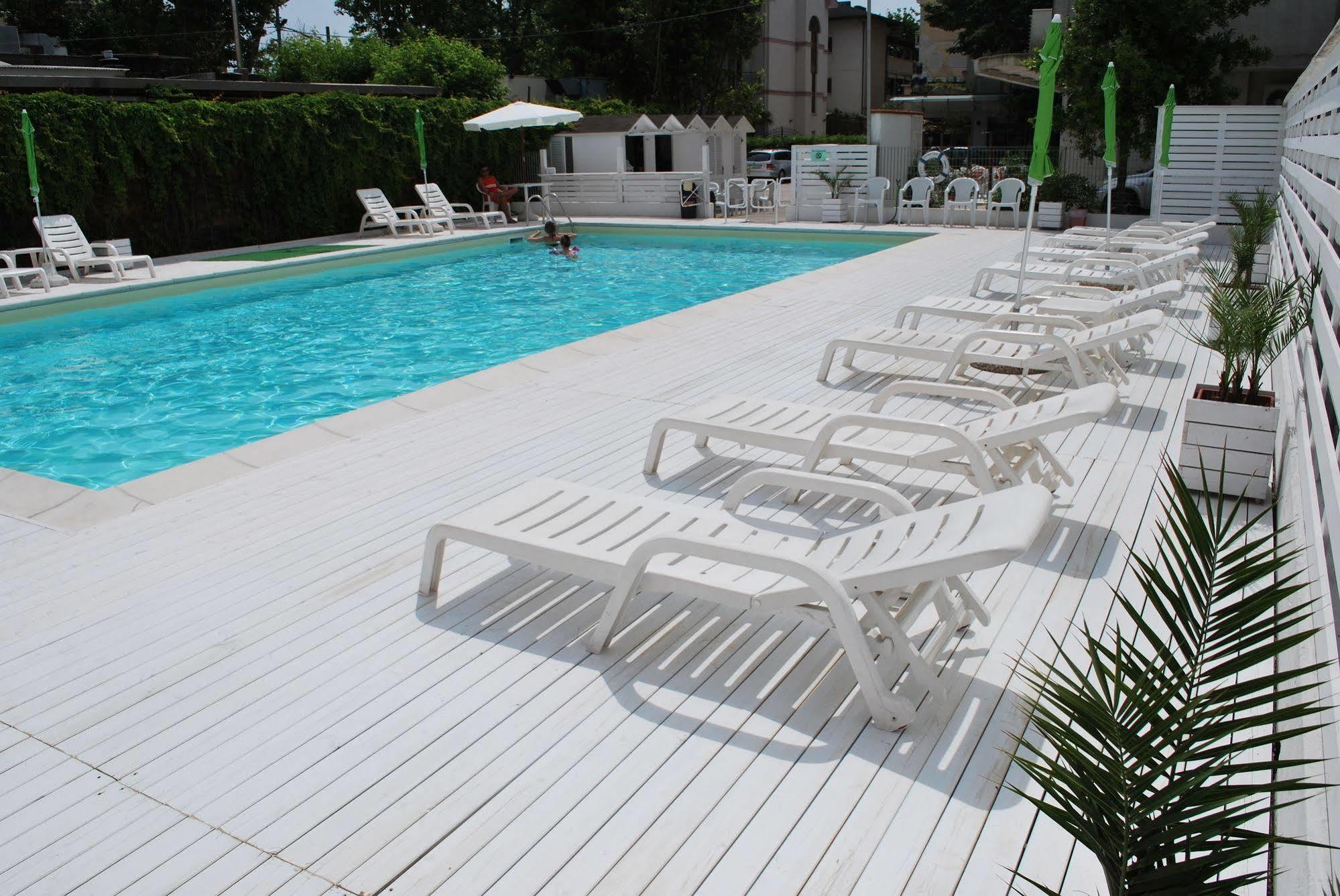 Hotel Lady Rimini Zewnętrze zdjęcie