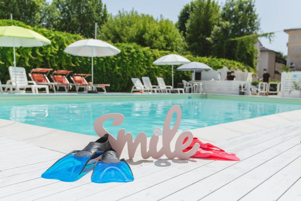 Hotel Lady Rimini Zewnętrze zdjęcie