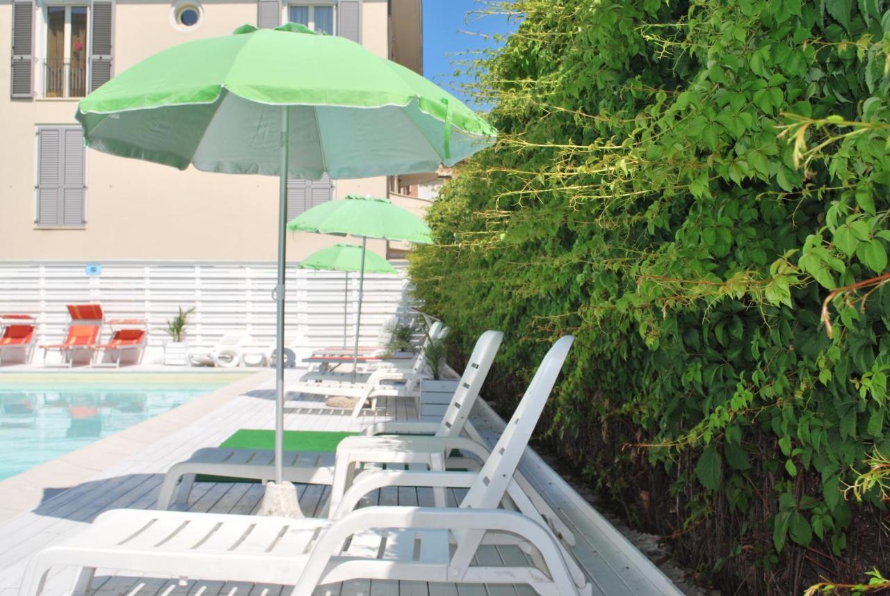 Hotel Lady Rimini Zewnętrze zdjęcie
